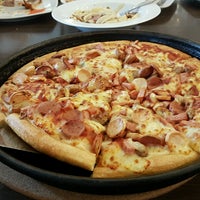 Photo taken at Pizza Hut by Cluelinary on 1/5/2017