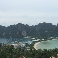 Photo taken at Phi Phi Viewpoint 2 by Alanur Ç. on 7/10/2016
