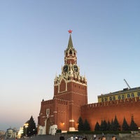 Foto diambil di Restaurant &amp;quot;Red Square, 1&amp;quot; oleh Vova L. pada 8/8/2015