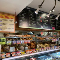 Photo taken at Zingerman&amp;#39;s Next Door by Mark A. on 5/31/2022