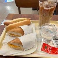 Photo taken at Doutor Coffee Shop by そうにゃん 公. on 4/1/2022