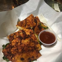 Das Foto wurde bei Sky&amp;#39;s Gourmet Tacos von Cheryl T. am 9/18/2017 aufgenommen