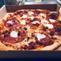 Das Foto wurde bei Spartan Pizza von Miles G. am 3/17/2018 aufgenommen