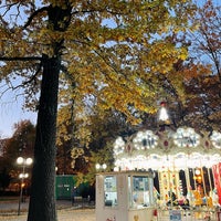 Photo taken at Парк им. Л.Н. Толстого by Xenia N. on 10/10/2021