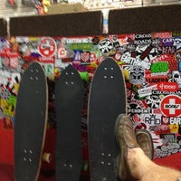 รูปภาพถ่ายที่ Carve Skate Shop โดย Greg N. เมื่อ 4/21/2013