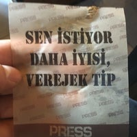 รูปภาพถ่ายที่ Press Karaköy โดย Derya K. เมื่อ 5/13/2016