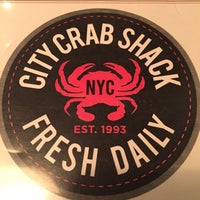 Foto scattata a City Crab Shack da Toby M. il 2/8/2017