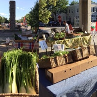 Photo taken at New Morning Farms Market At Peter Bugs by Robbie T. on 6/8/2016