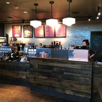 Foto diambil di Starbucks oleh David F. pada 10/18/2017
