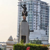 Photo taken at King Taksin Monument by Pupae B. on 1/31/2023
