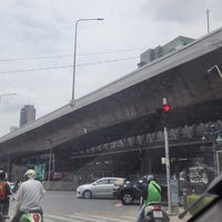 Photo taken at Taksin Intersection Skywalk by Pupae B. on 7/20/2023