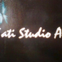 Photo taken at Tati Studio Art by Tati Stúdio A. on 5/21/2013