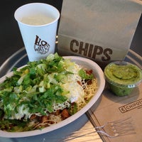 Photo taken at Chipotle Mexican Grill by Khoa P. on 12/11/2012
