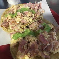 รูปภาพถ่ายที่ Tacos sarita โดย Marikeishon I. เมื่อ 2/3/2018