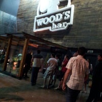 Foto tirada no(a) Wood&amp;#39;s Bar por Marcos B. em 1/16/2013
