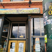 7/10/2014에 Jade Z.님이 Grassroots Colorado Flagship Store에서 찍은 사진