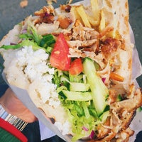 Photo taken at Original Chicken Gemüse Kebab by Tim R. on 9/24/2015