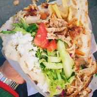 Photo taken at Original Chicken Gemüse Kebab by Tim R. on 9/24/2015