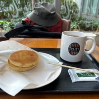 Photo taken at Tully&amp;#39;s Coffee by Akihide I. on 11/24/2023