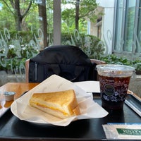 Photo taken at Tully&amp;#39;s Coffee by Akihide I. on 8/6/2021