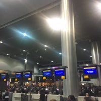 Photo taken at Check-in LATAM by Carlos Henrique V. on 5/26/2019