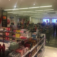 Photo taken at Duty Free Dufry by Carlos Henrique V. on 6/20/2018