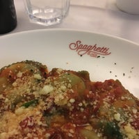 Foto diambil di Spaghetti &amp;amp; Cia oleh Luciana d. pada 2/23/2018