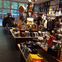 6/24/2016 tarihinde Henri L.ziyaretçi tarafından Elbenwald Store Wien'de çekilen fotoğraf