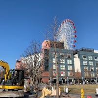 Photo taken at センター北駅前 芝生広場 by 🐑 on 1/7/2023