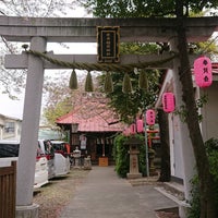 Photo taken at 染井稲荷神社 by 🐑 on 4/12/2019