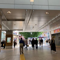 Photo taken at 立川駅南口ペデストリアンデッキ by 🐑 on 4/30/2022