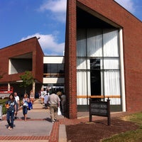 10/5/2013にMark K.がTCNJ - Brower Student Centerで撮った写真