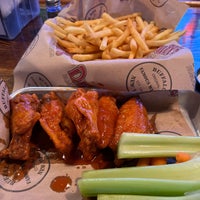 Photo taken at Duff&amp;#39;s Famous Wings by Mike on 8/19/2022