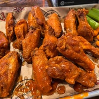Photo taken at Duff&amp;#39;s Famous Wings by Mike on 8/14/2022