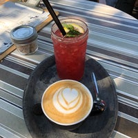 Das Foto wurde bei Hometown Coffee von Nona D. am 8/5/2018 aufgenommen