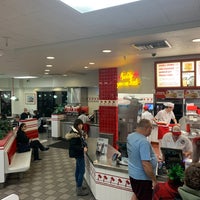 Photo taken at In-N-Out Burger by Neal T. on 1/13/2020