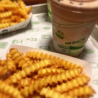 Photo taken at Shake Shack by Laura W. on 6/16/2021