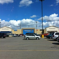 Снимок сделан в Walmart пользователем Brett B. 9/19/2012