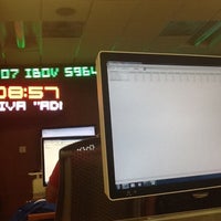 Photo taken at Financial Trading Room by Chrystoph Z. on 10/2/2012
