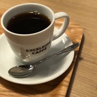 Photo taken at EXCELSIOR CAFFÉ 渋谷桜丘店 by Ken S. on 12/7/2016