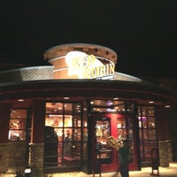 Photo taken at Red Robin Gourmet Burgers and Brews by Troy N. on 12/9/2012