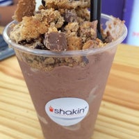 Photo taken at Shakin&amp;#39; Milkshake and Smoothie Bar by Jaime L. on 1/17/2014