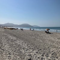 Photo taken at Praia dos Ingleses by Ubirajara O. on 9/20/2023