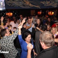 Foto diambil di CatHouse Boutique Nightclub / Doohan&amp;#39;s Bar &amp;amp; Lounge oleh Michael A. pada 10/26/2012