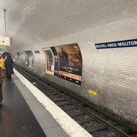 Photo taken at Métro Michel-Ange – Molitor [9,10] by Yauhen S. on 11/6/2022