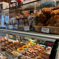 Foto diambil di Sook Pastry Shop oleh E B pada 3/31/2022