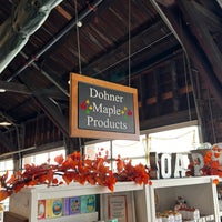 Foto diambil di 2nd Street Market oleh E B pada 9/30/2023