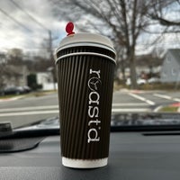 Foto tirada no(a) Roast&amp;#39;d Coffee por E B em 1/26/2023