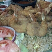 Photo taken at CHILOS&#39;S SEAFOOD by Javier V. on 12/12/2012