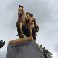 Photo taken at Memorial Bridge Equestrian Statues by Andrey K. on 10/13/2017